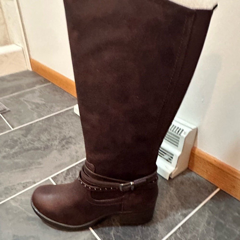 Women’s size 9.5 dress boots